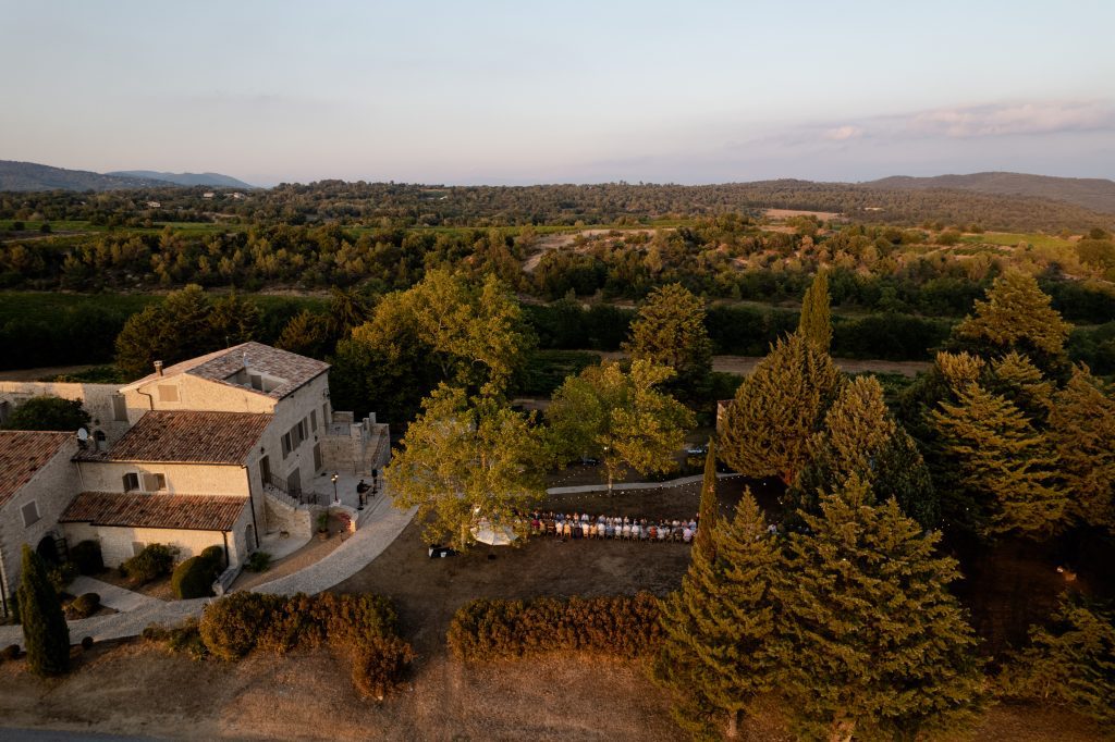 vos événements - séminaire Vue aérienne du gite du Domaine La Blaque lors d'un séminaire